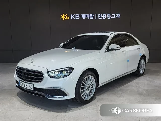 Mercedes-Benz E-Class W213 2023 Белый из Кореи