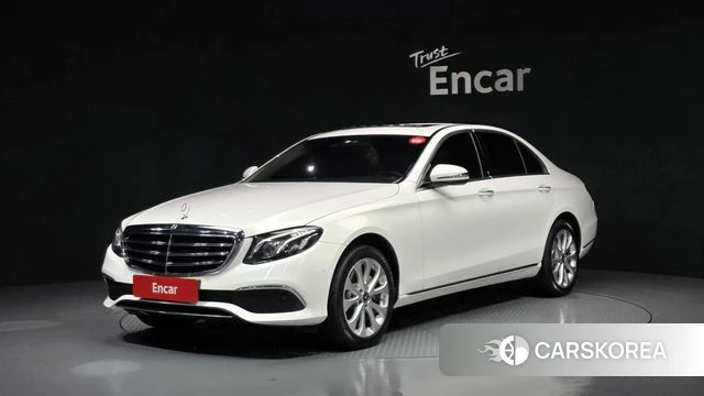 Mercedes-Benz E-Class W213 2019 Белый из Кореи