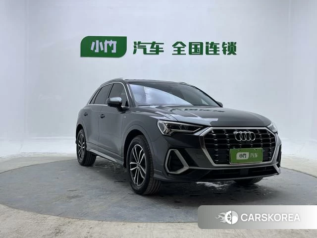 Audi Q3 2023 Темно-серый из Китая