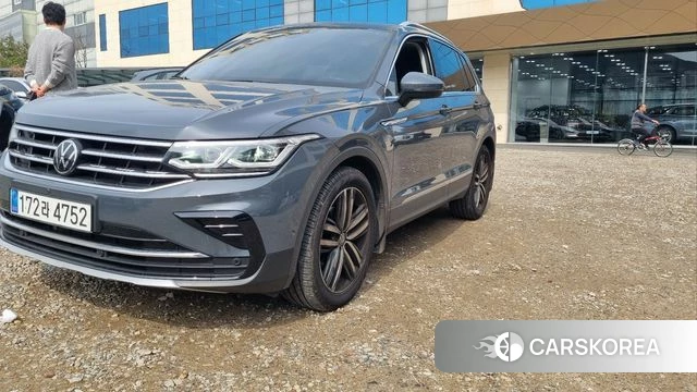 Volkswagen Tiguan second Generation 2023 Серый из Кореи