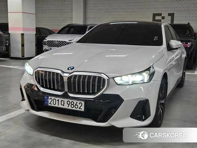 BMW 5 Series (G60) 2025 Белый из Кореи