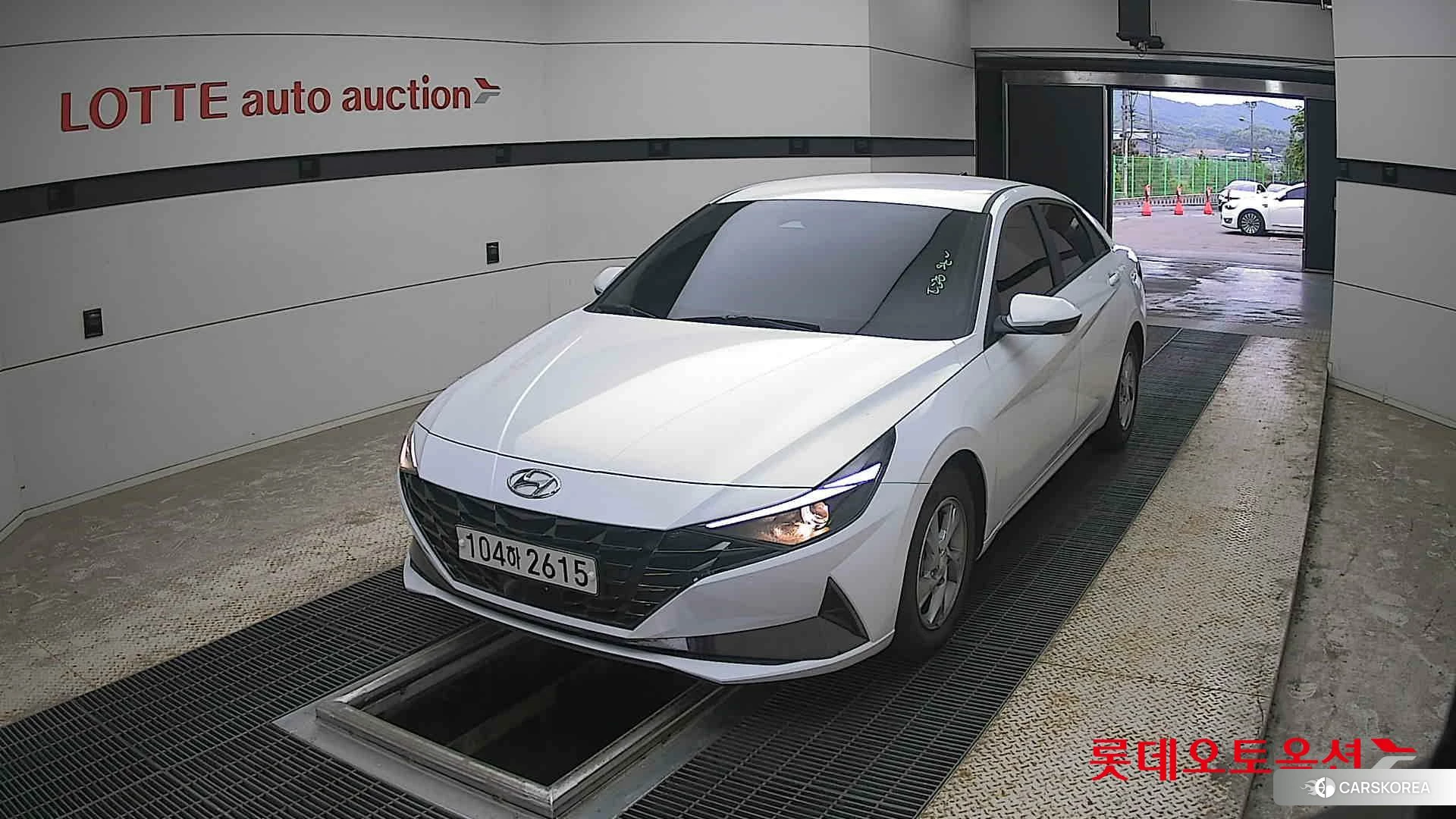 Hyundai Avante 2021 Polar White из Кореи