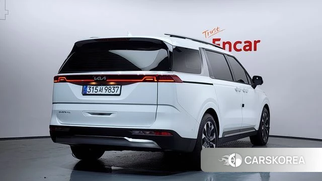 Kia Carnival 4th generation 2023 Белый из Кореи