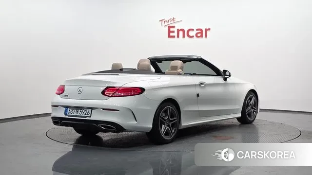 Mercedes-Benz C-Class W205 2021 Белый из Кореи