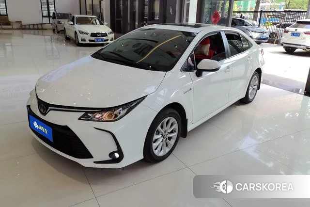 Toyota Corolla 2023 Белый из Китая