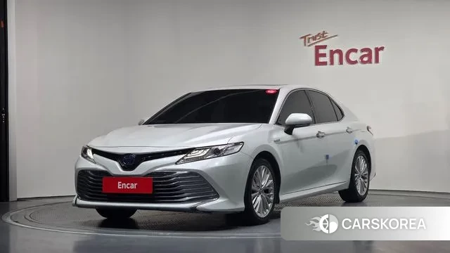 Toyota Camry (XV70) 2019 Белый из Кореи