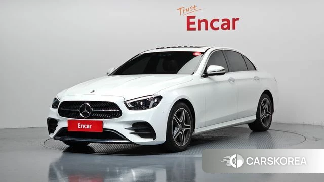 Mercedes-Benz E-Class W213 2023 Белый из Кореи