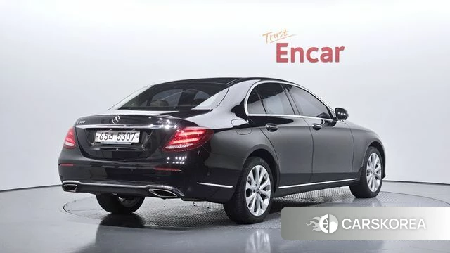 Mercedes-Benz E-Class W213 2018 Черный из Кореи