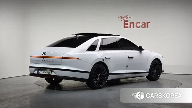 Hyundai Grandeur (GN7) 2022 Белый из Кореи