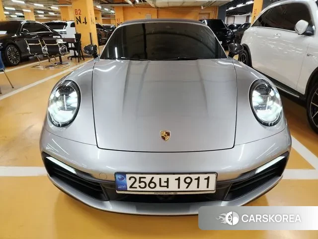 Porsche 911(992) 2021 Серебряный из Кореи