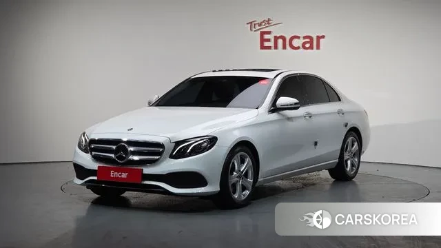 Mercedes-Benz E-Class W213 2018 Белый из Кореи