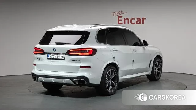 BMW X5 (G05) 2023 Белый из Кореи