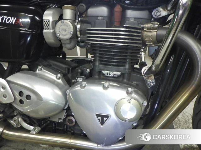 Engine photo
