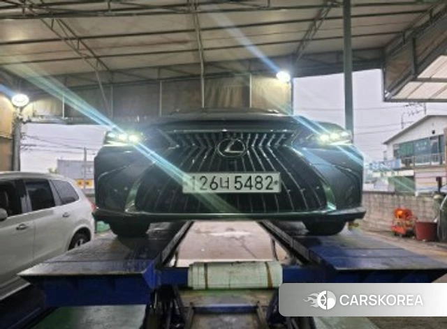 Lexus ES300h 7th generation 2024 Серый из Кореи