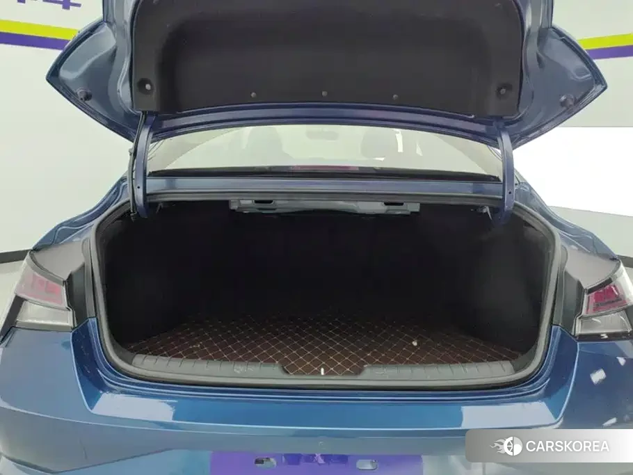 Hyundai Elantra 2021 Синий из Китая