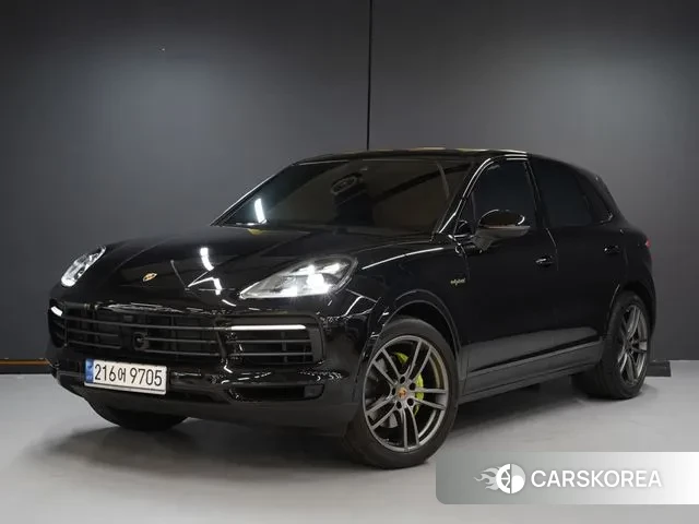 Porsche Cayenne (PO536) 2023 Черный из Кореи