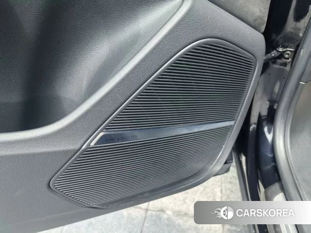 Audi Q8 2021 Черный из Китая