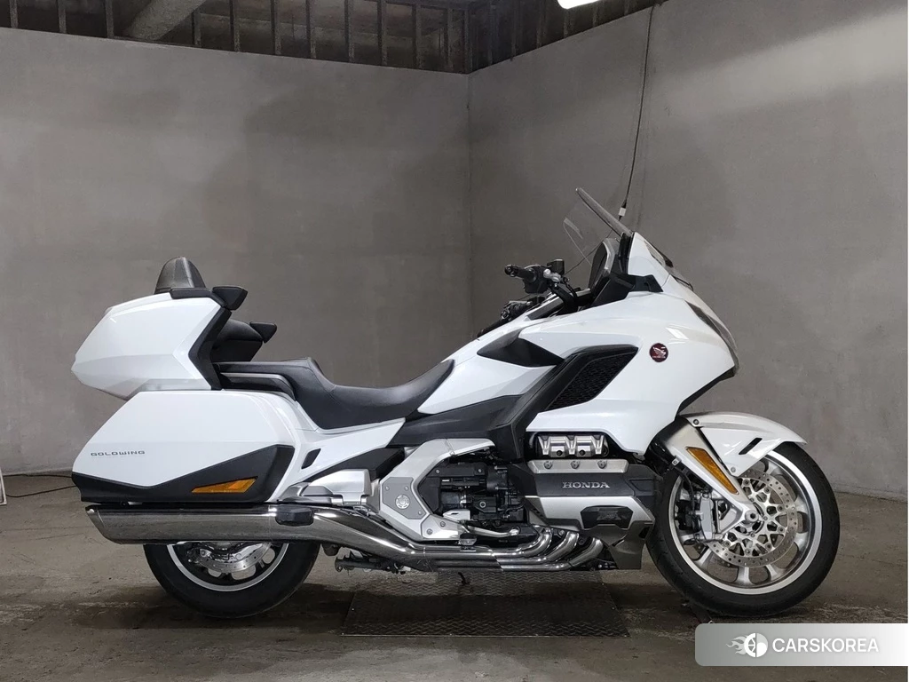 Проданный Honda GL1800 TOUR 2018 из Японии, фото 2