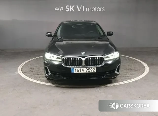 BMW 5 Series (G30) 2021 Черный из Кореи