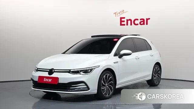 Volkswagen Golf 8th Generation 2023 Белый из Кореи