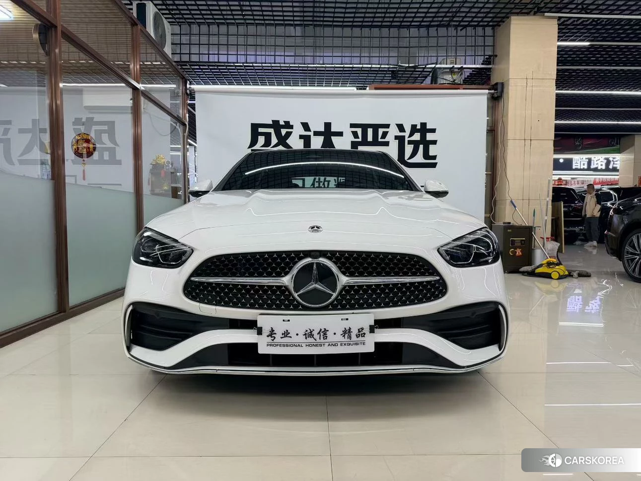 Mercedes-Benz Class C 2022 Белый из Китая
