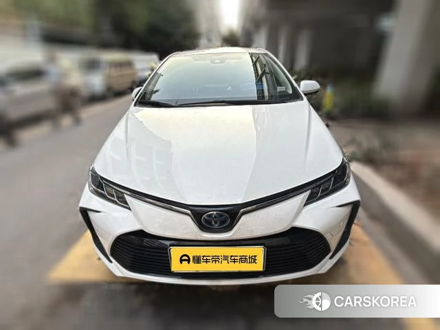 Toyota Corolla 2021 Белый из Китая
