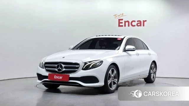 Mercedes-Benz E-Class W213 2018 Белый из Кореи