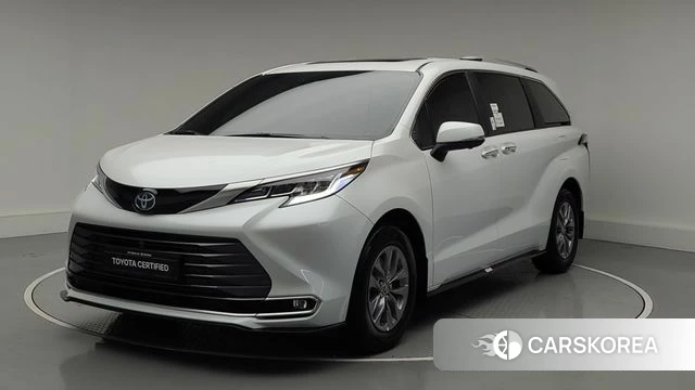 Toyota Sienna 4th Generation 2025 Белый из Кореи