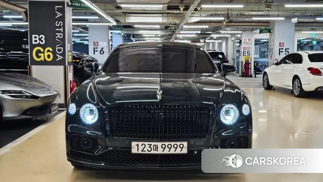 Bentley Flying Spur 3rd Generation 2023 Темно-зеленый из Кореи