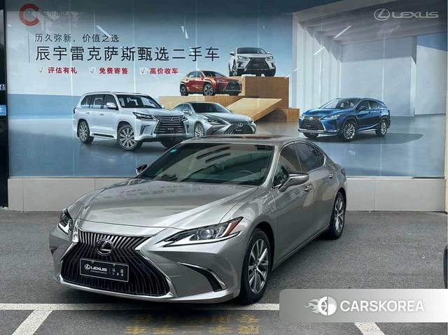 Lexus ES 2021 Серебристо-серый из Китая