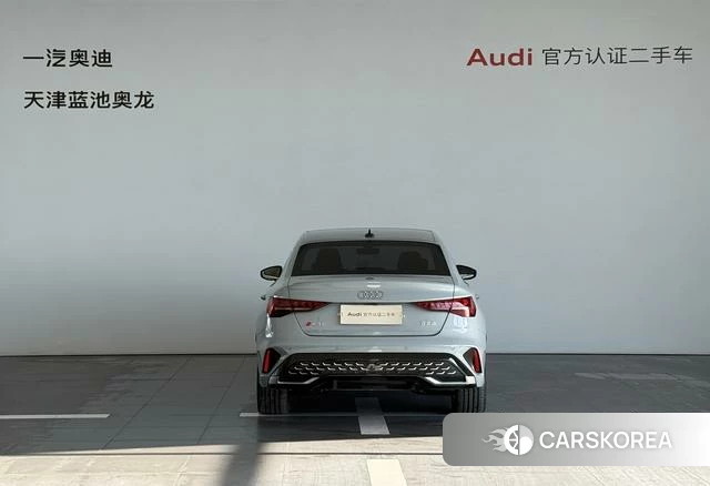 Audi A3 2024 Серебристо-серый из Китая
