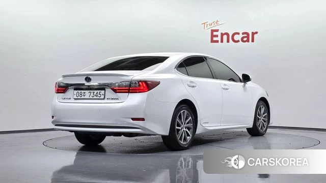 Lexus New ES300h 2018 Белый из Кореи