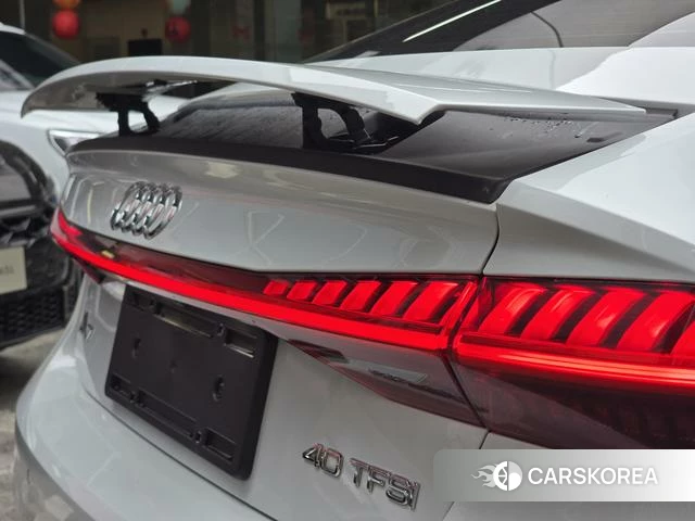 Audi A7 2021 Белый из Китая