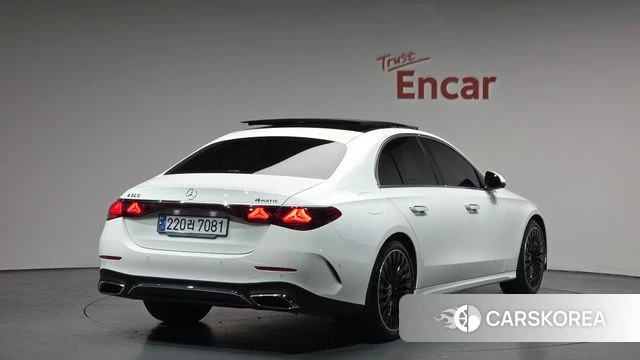 Mercedes-Benz E-Class W214 2025 Белый из Кореи