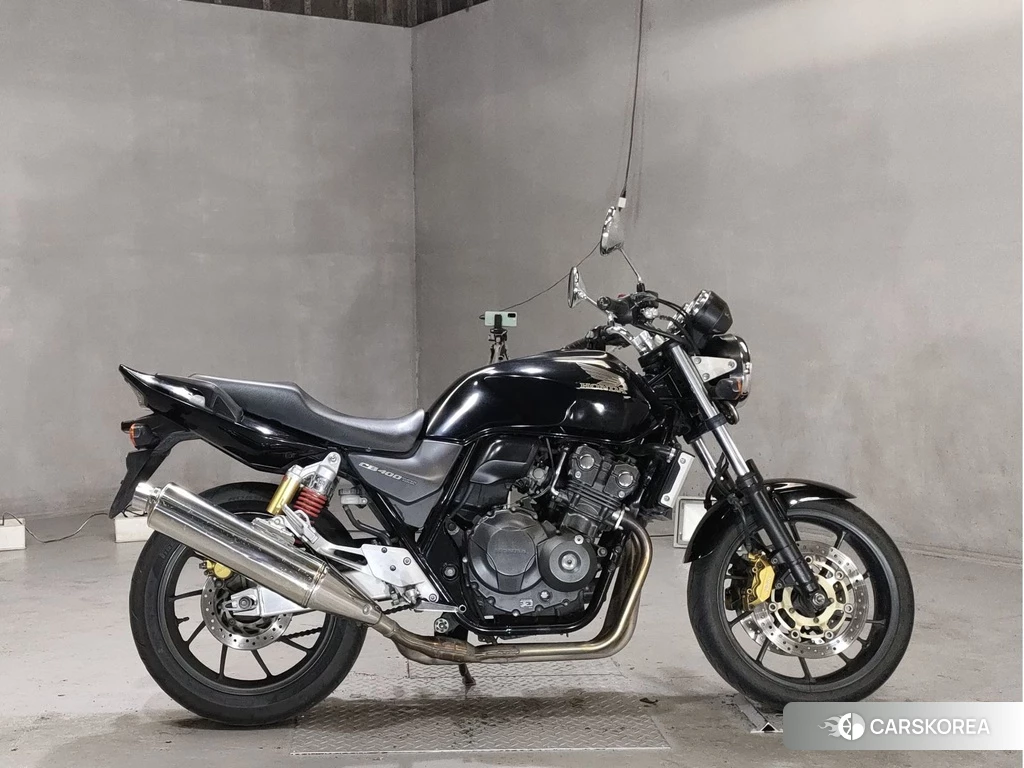 Проданный Honda CB400SF 2016 из Японии