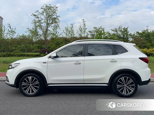 Roewe RX5 2019 Белый из Китая