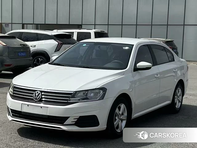 Volkswagen Lavida 2023 Белый из Китая