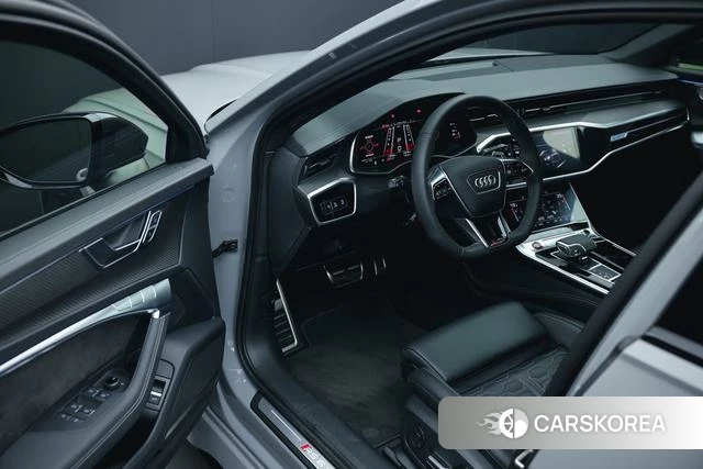 Audi RS 6 2021 Серебристо-серый из Китая