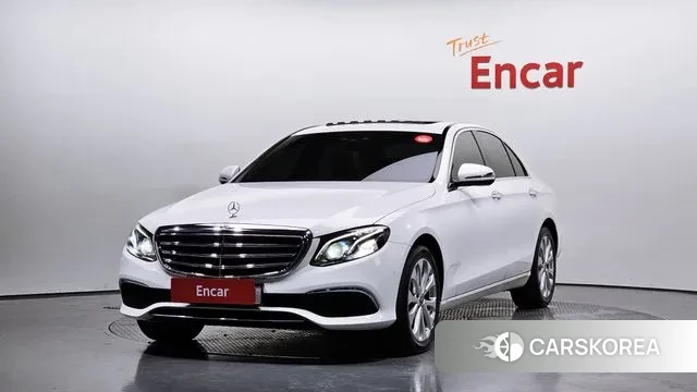 Mercedes-Benz E-Class W213 2018 Белый из Кореи