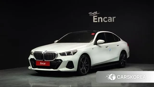 BMW 5 Series (G60) 2023 Белый из Кореи