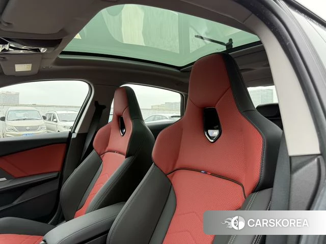 BMW 2 series 2025 Серебристо-серый из Китая