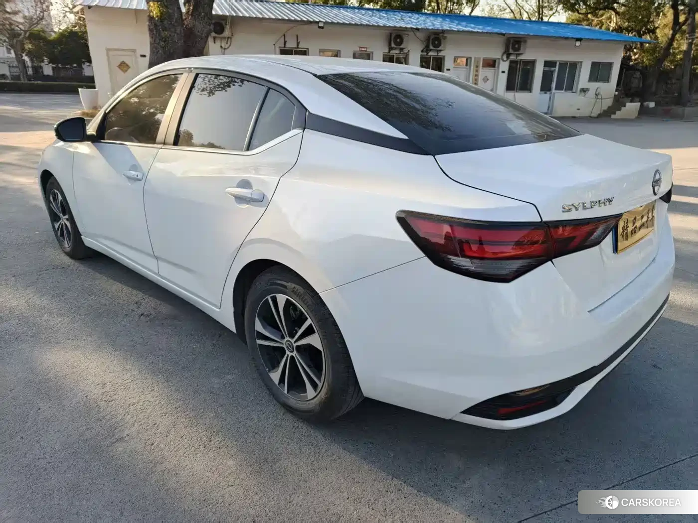 Nissan Sylphy 2024 Белый из Китая
