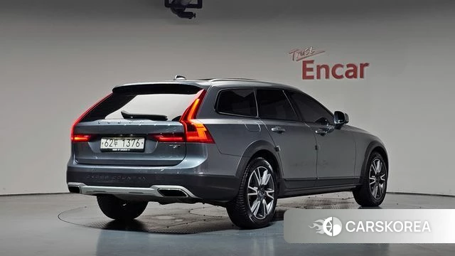 Volvo V90 Cross-Country 2019 Серебристо-серый из Кореи