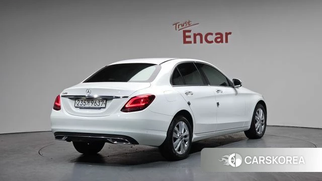 Mercedes-Benz C-Class W205 2020 Белый из Кореи