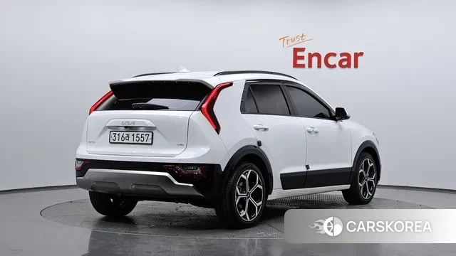 Kia Di Ol Nu Niro 2022 Белый из Кореи