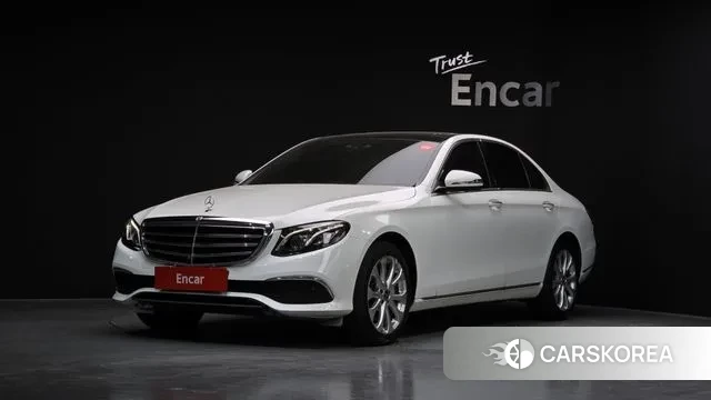 Mercedes-Benz E-Class W213 2019 Белый из Кореи