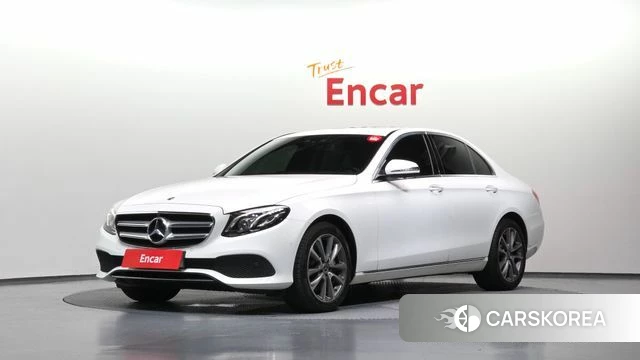 Mercedes-Benz E-Class W213 2019 Белый из Кореи