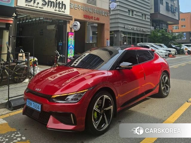 Kia EV6 2023 Красный из Кореи