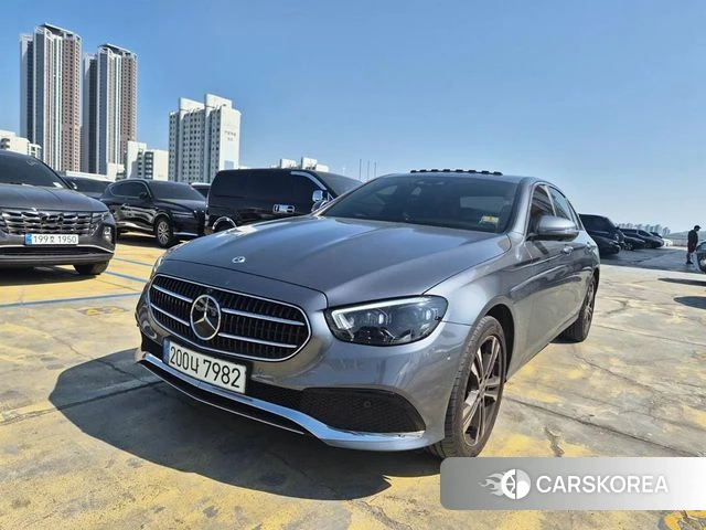 Mercedes-Benz E-Class W213 2022 Серебристо-серый из Кореи
