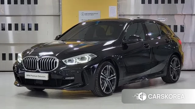 BMW 1 Series (F40) 2023 Черный из Кореи